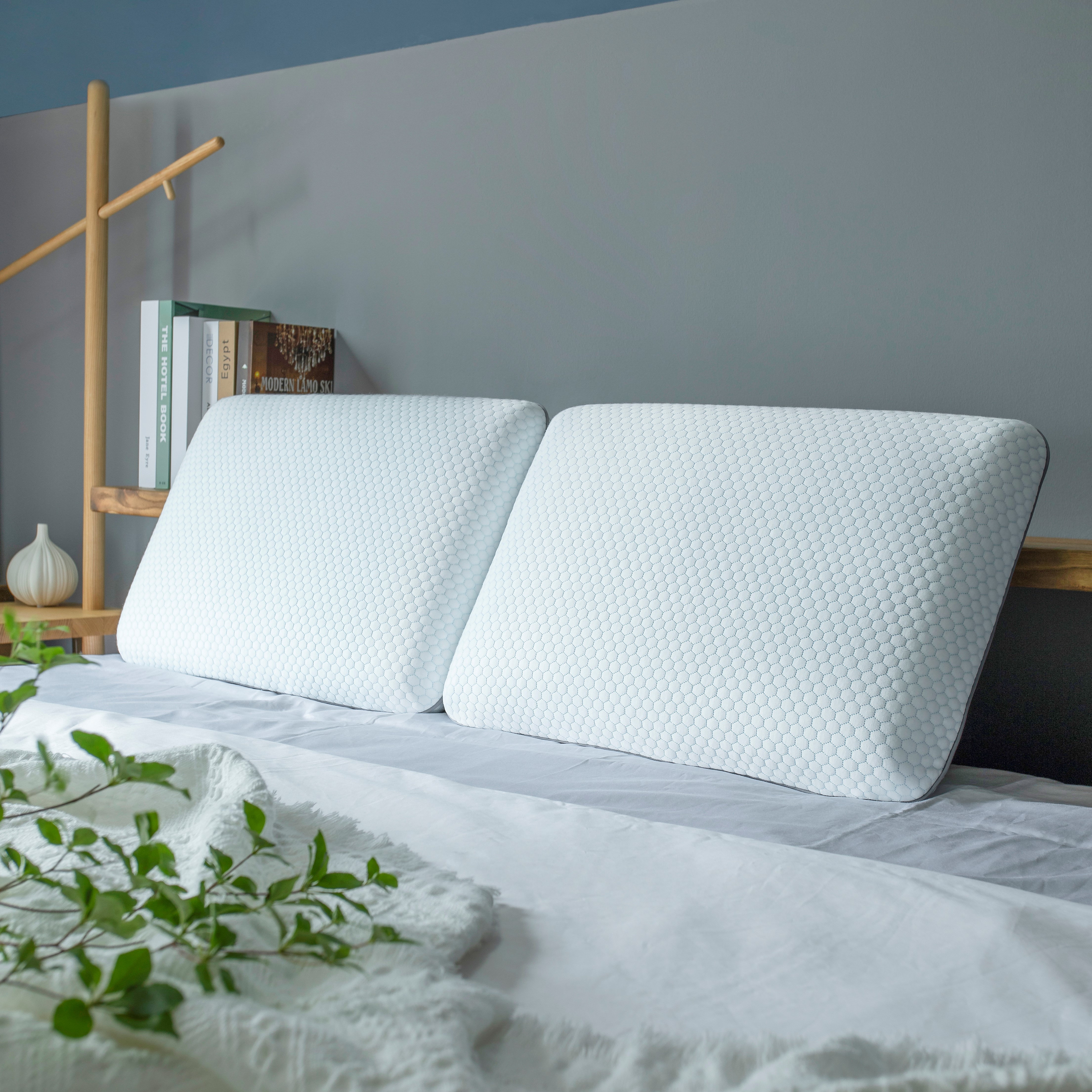 工厂直供可定制慢回弹记忆绵面包枕